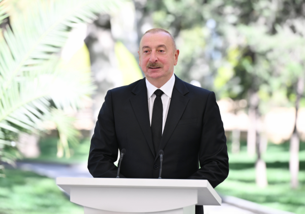 Prezident İlham Əliyev Bakıda Aşıq Ələsgərin abidəsinin açılışında iştirak edib 